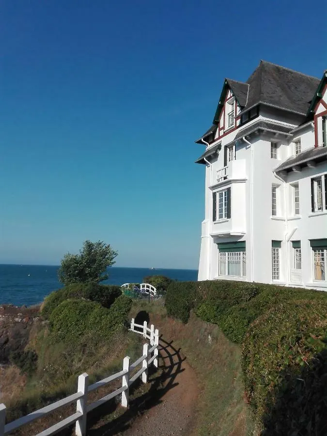 Villa de villégiature pieds dans l'eau Saint-Quay-Portrieux Appartement